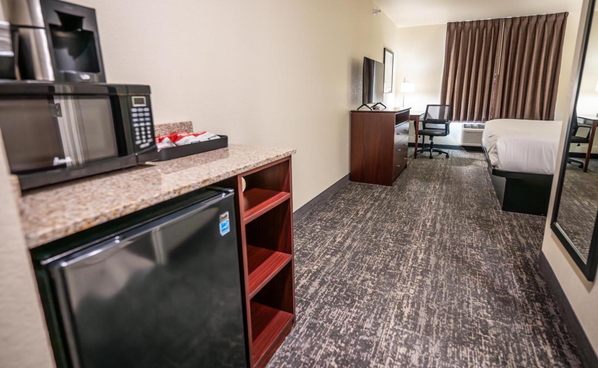 Cobblestone Hotel & Suites - Lamar Екстериор снимка